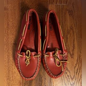 Minnetonka Women's Red Leather Moccasins sz 8 ex guc
